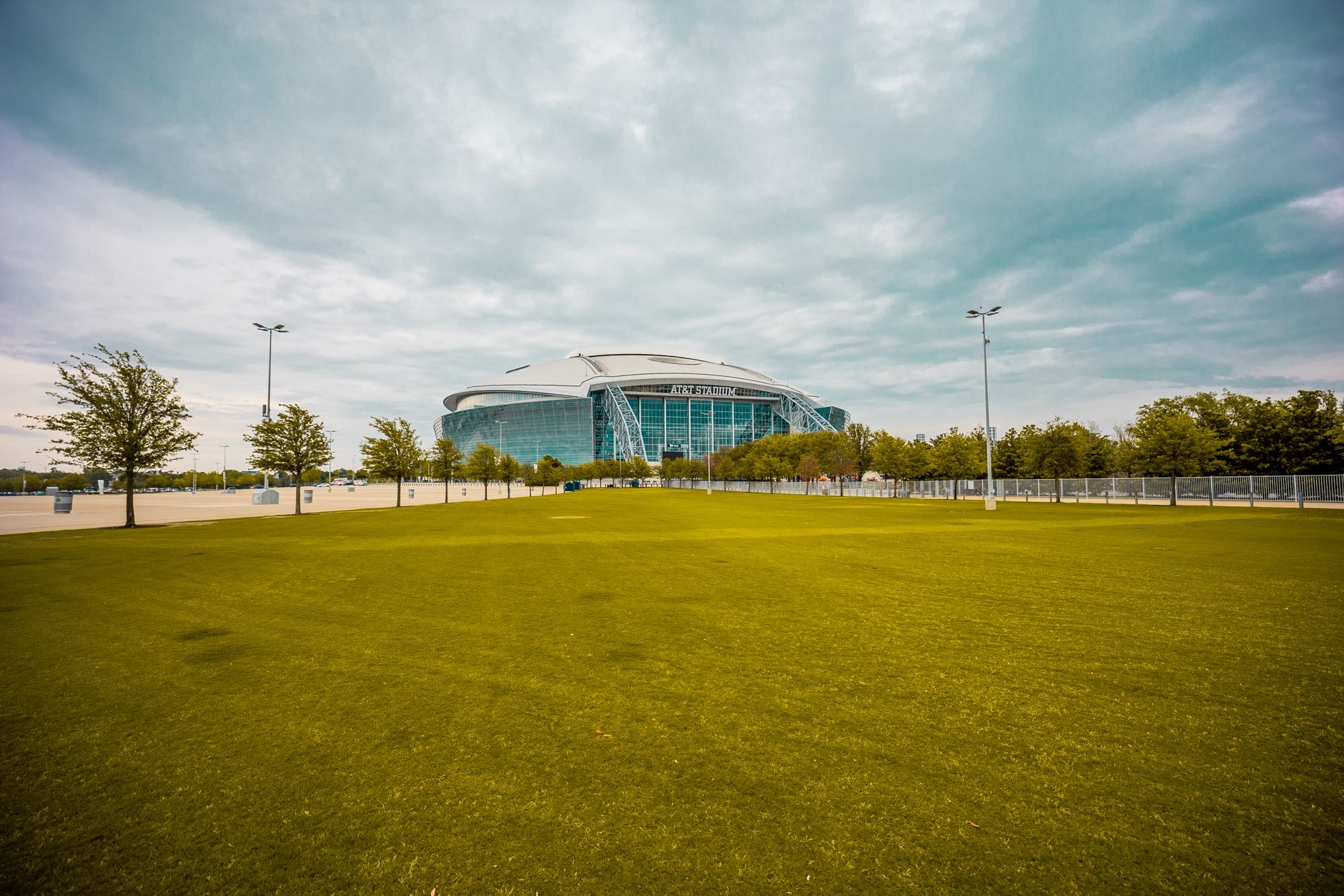 Pista di atletica in uno stadio moderno