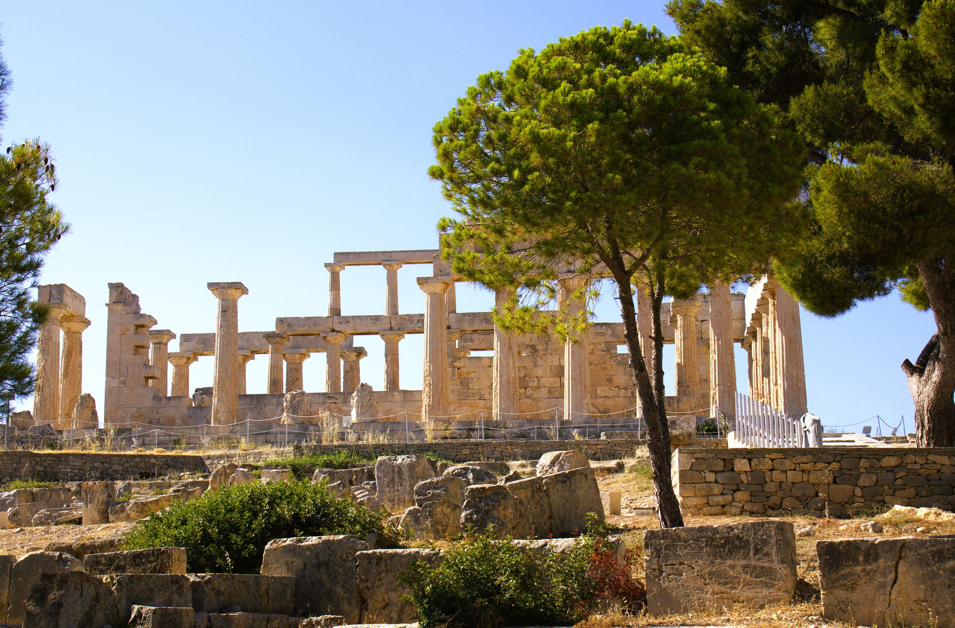 Mare e coste della Grecia richiamano il viaggio dell'Odissea