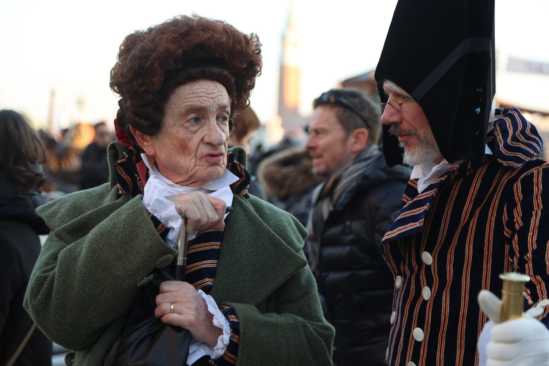 Persone in costume storico al Carnevale di Venezia
