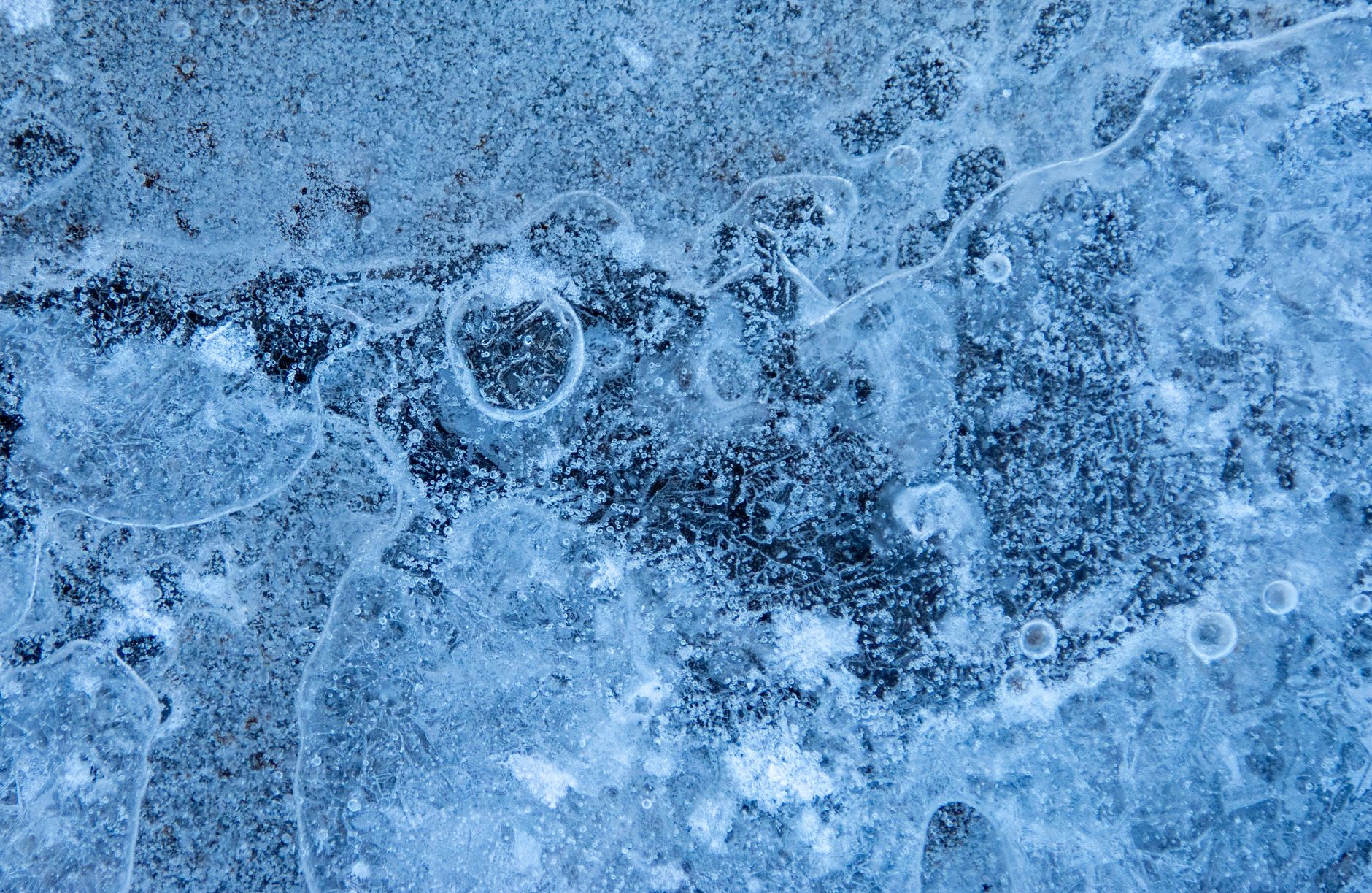 Paesaggio ghiacciato invernale
