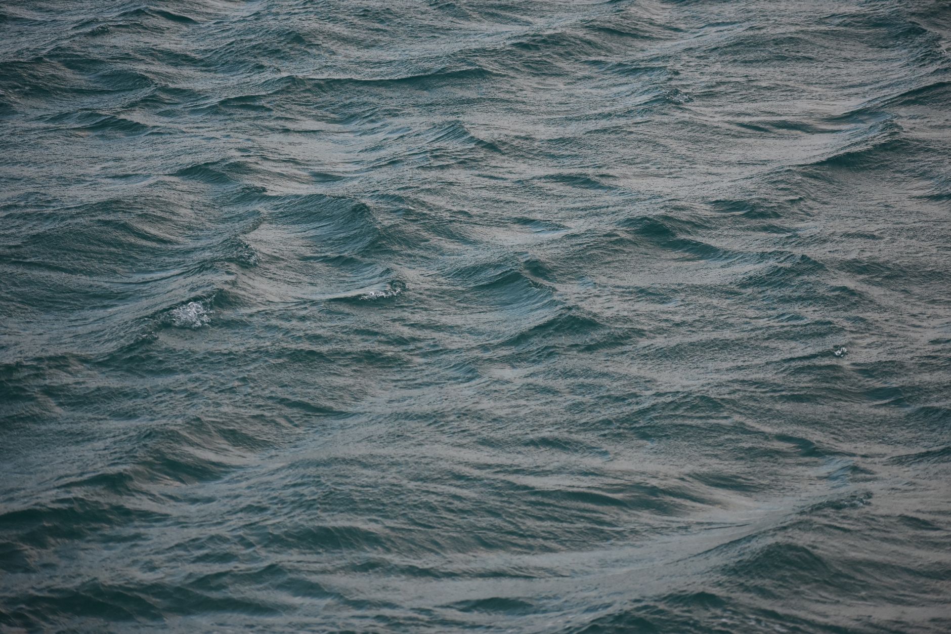 Distesa di acqua marina limpida