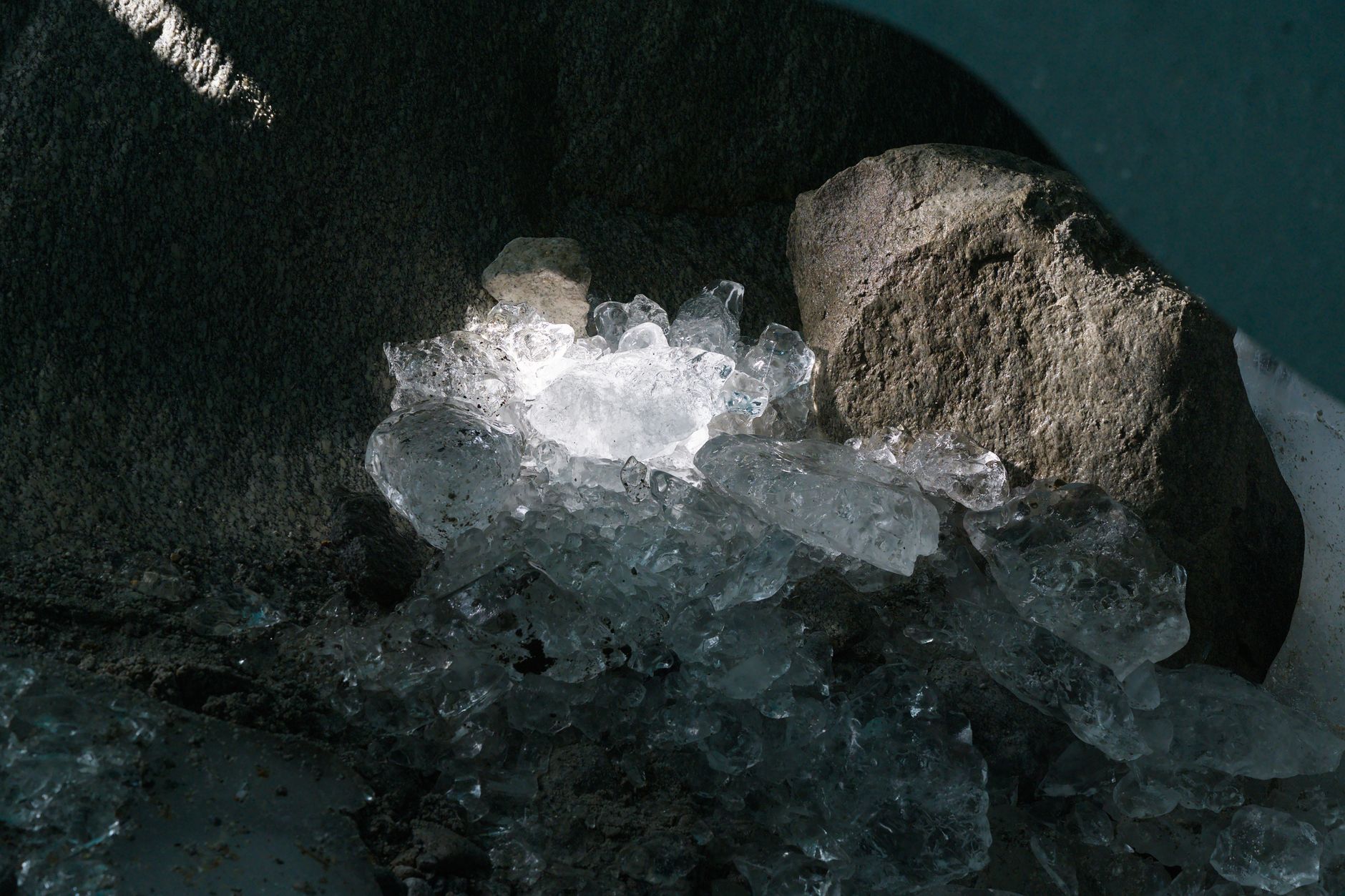 Ambiente glaciale con cielo terso