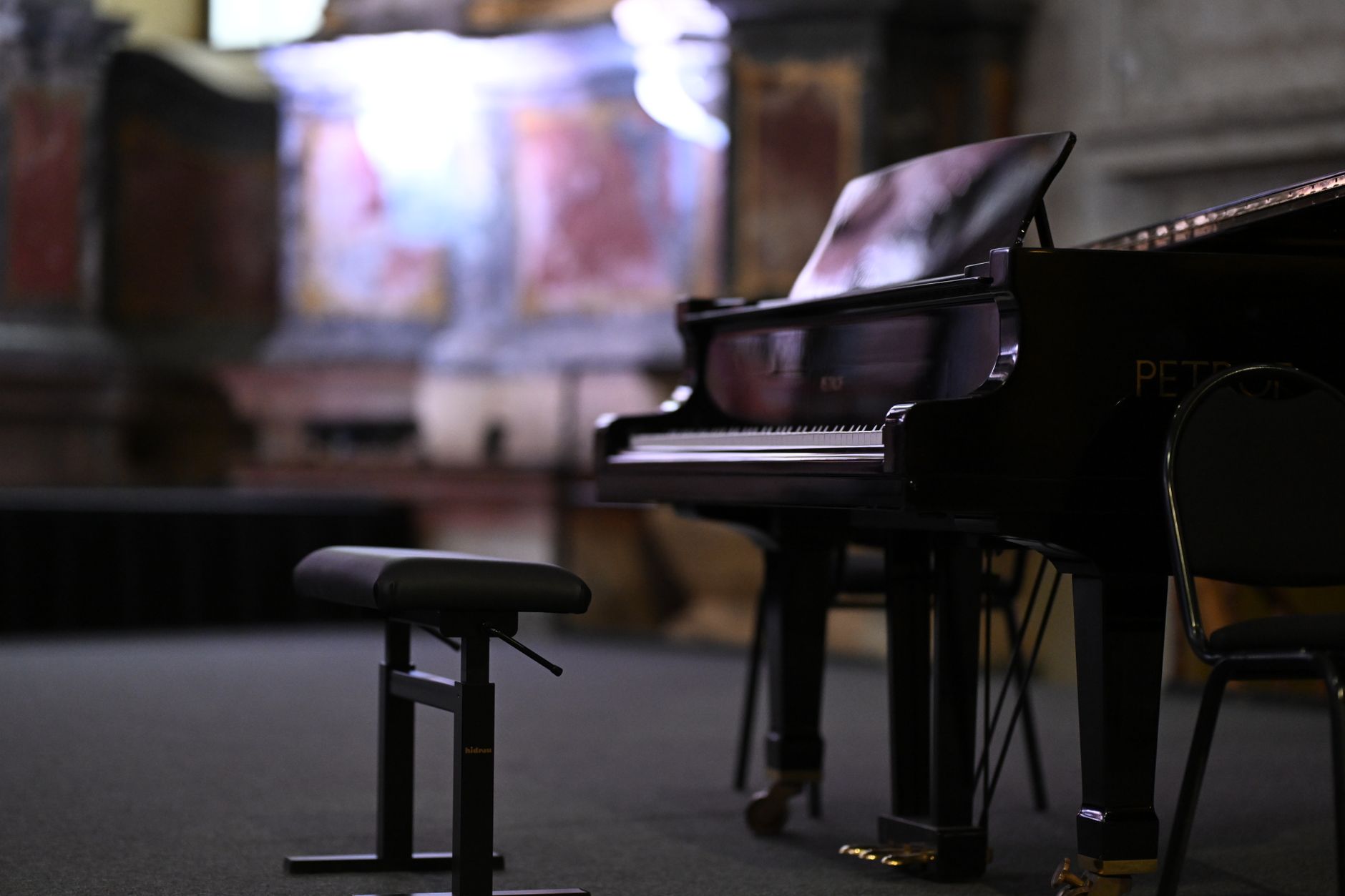 Pianoforte a coda antico, simbolo della musica romantica