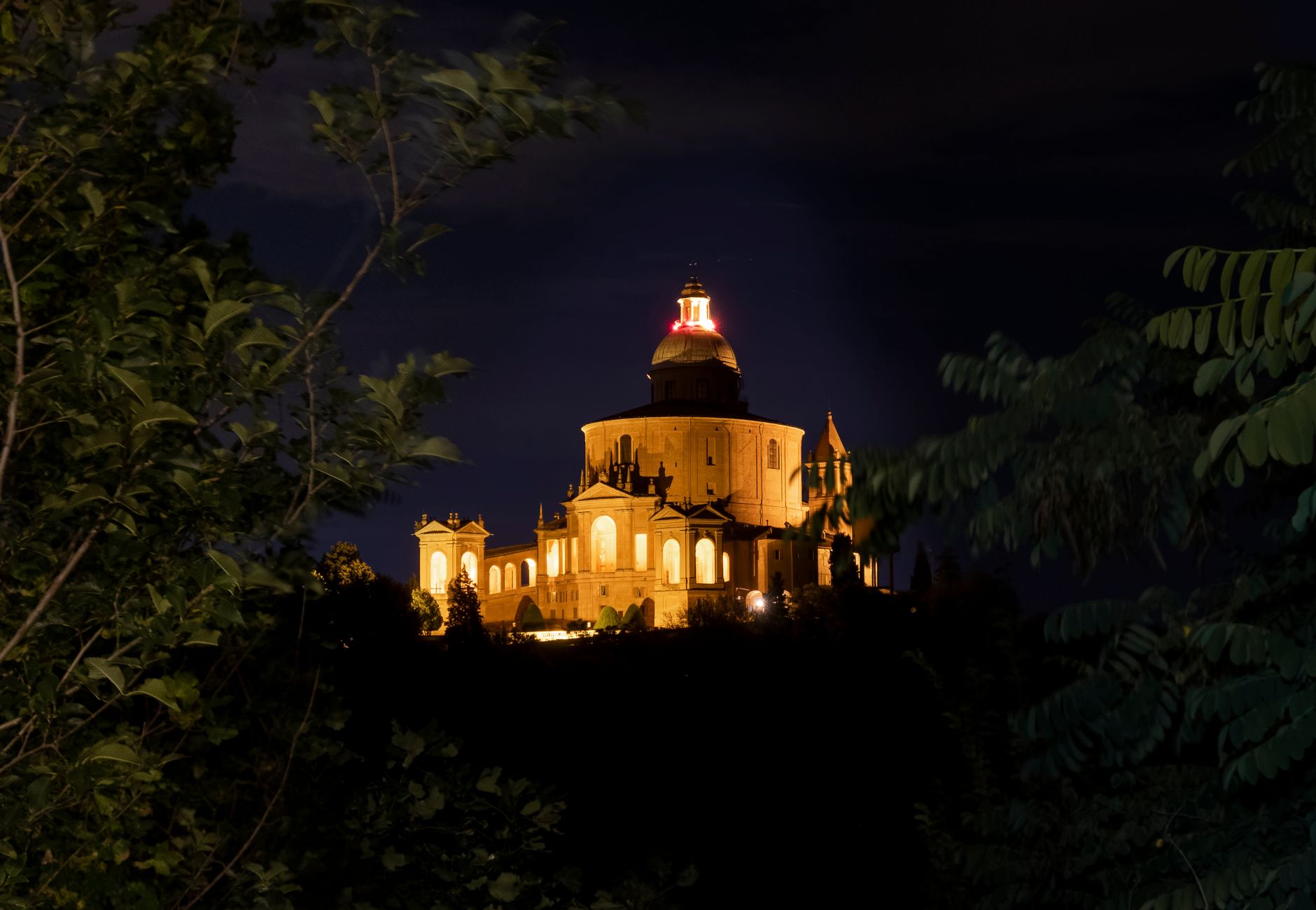 Basilica italiana in pietra dedicata a una santa