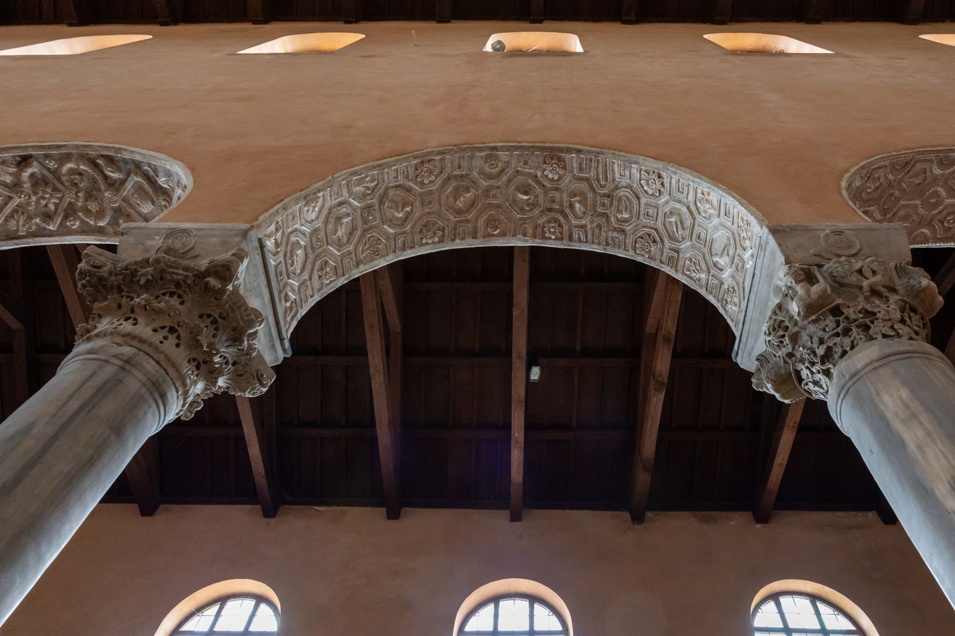 Facciata di una chiesa medievale italiana