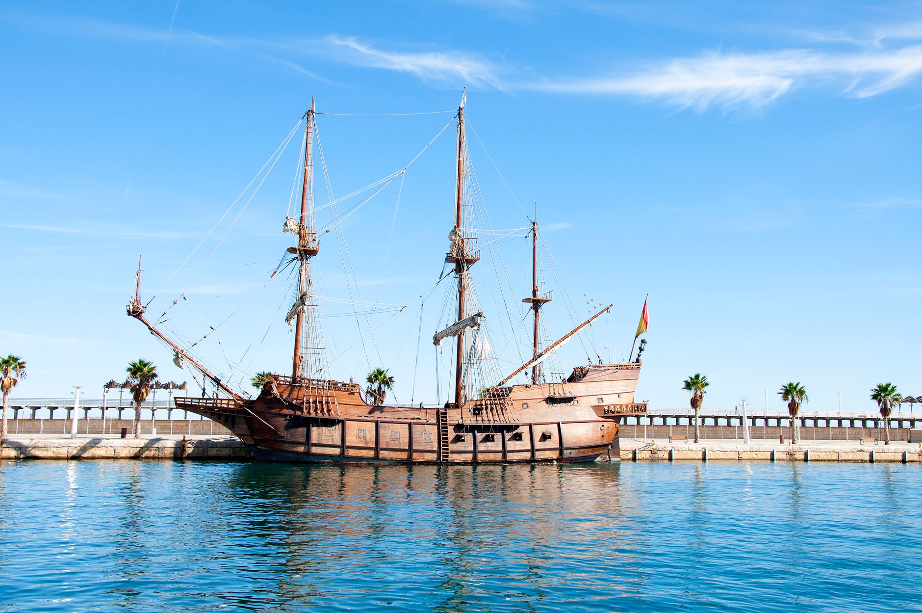 Relitto di una nave sul fondo del mare