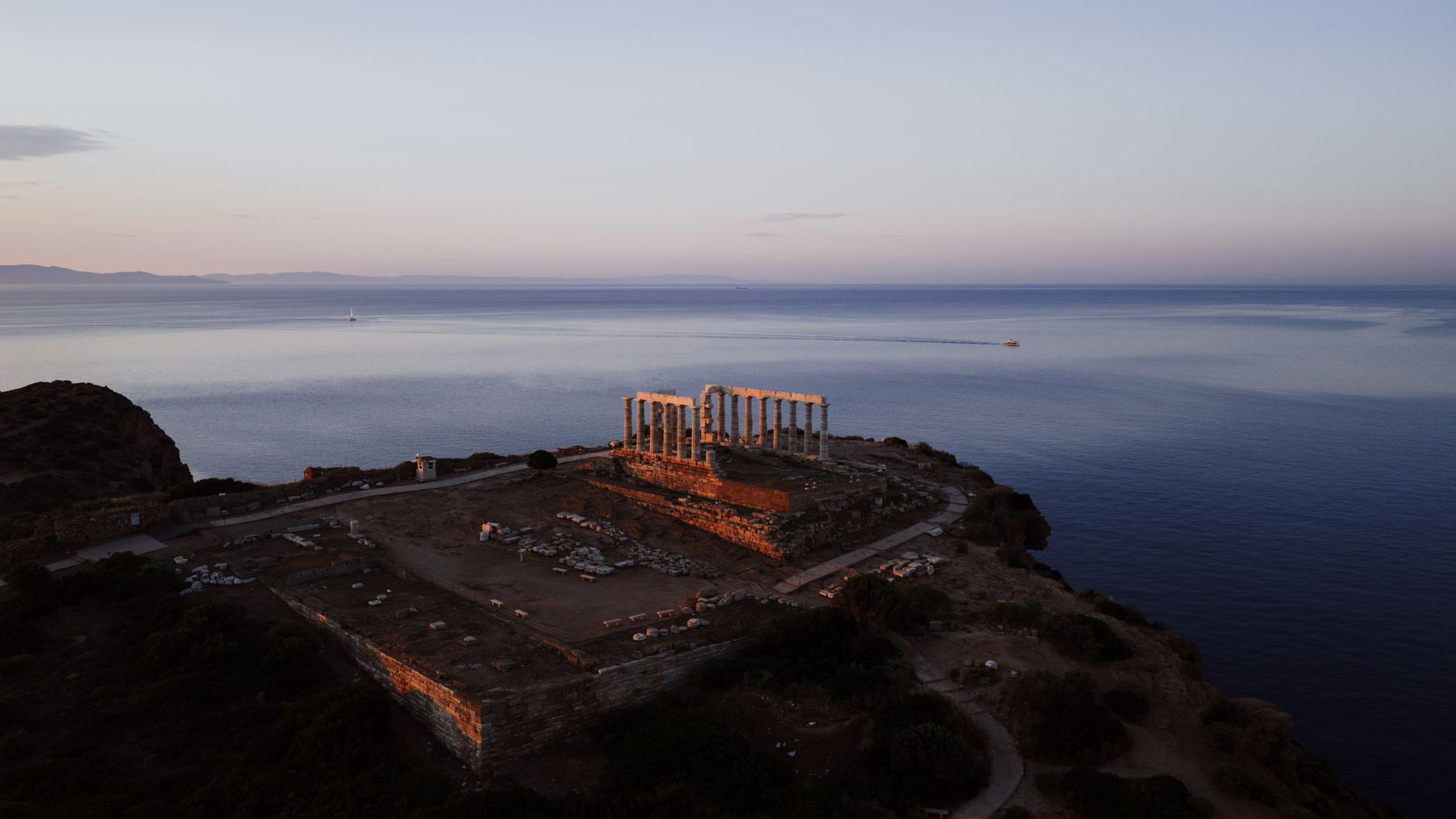 Costa di un'isola greca sul mar Ionio