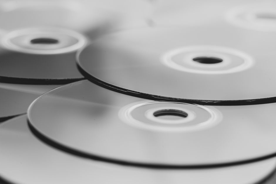 Negli anni Novanta il CD divenne il formato musicale dominante nel mondo.