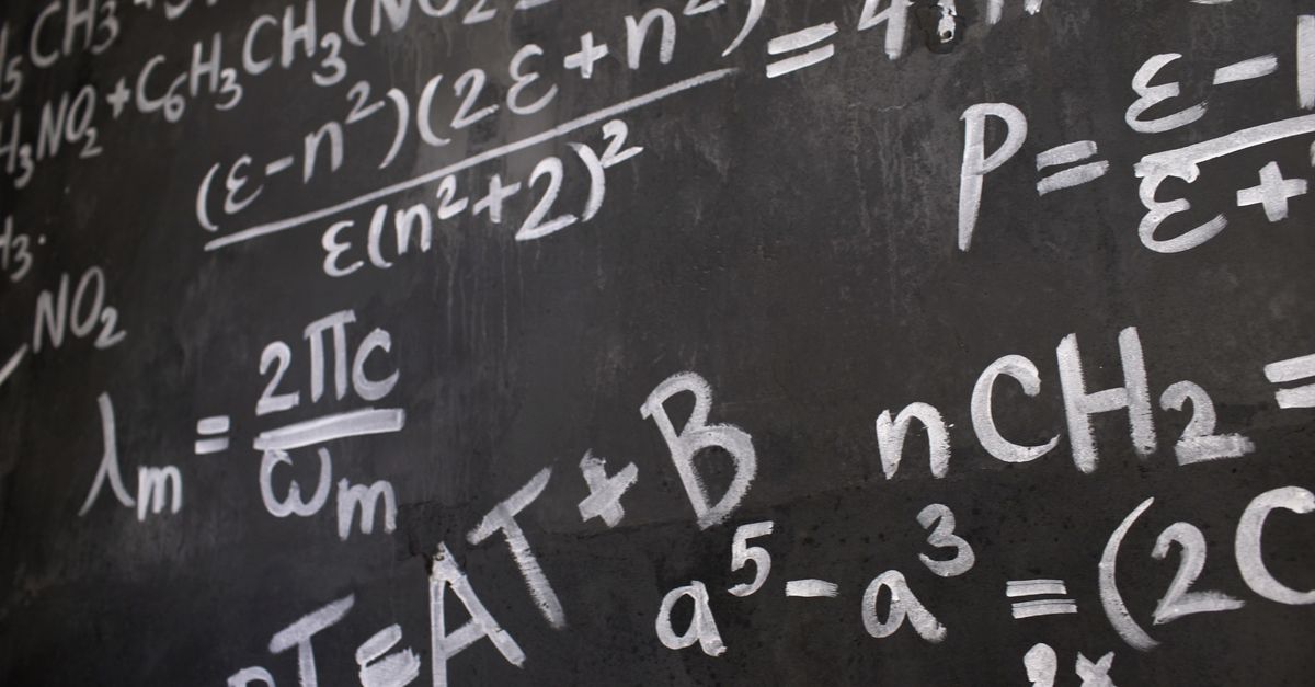Simboli matematici che rappresentano l'analisi