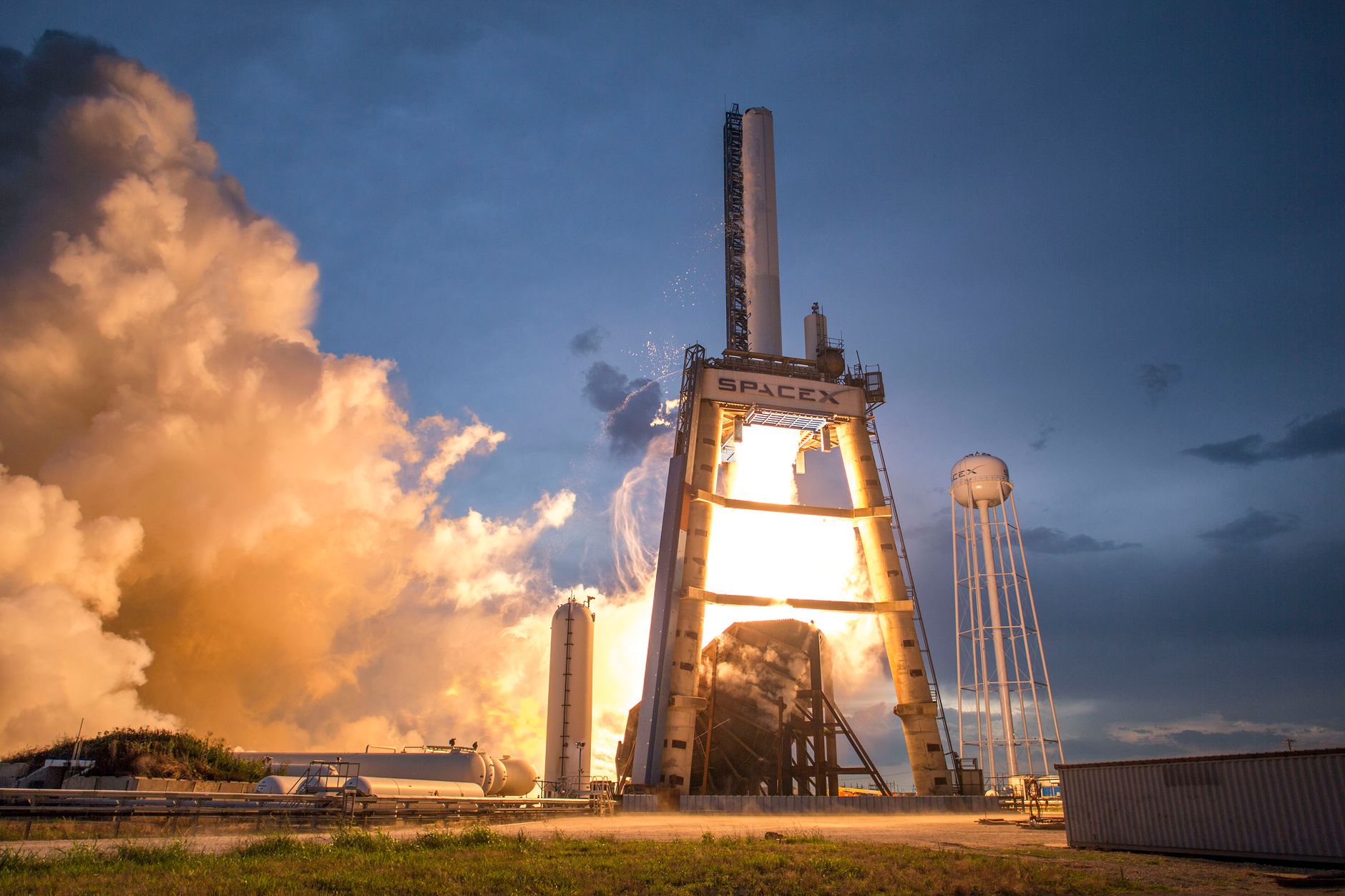 Razzo in fase di decollo verso l'orbita