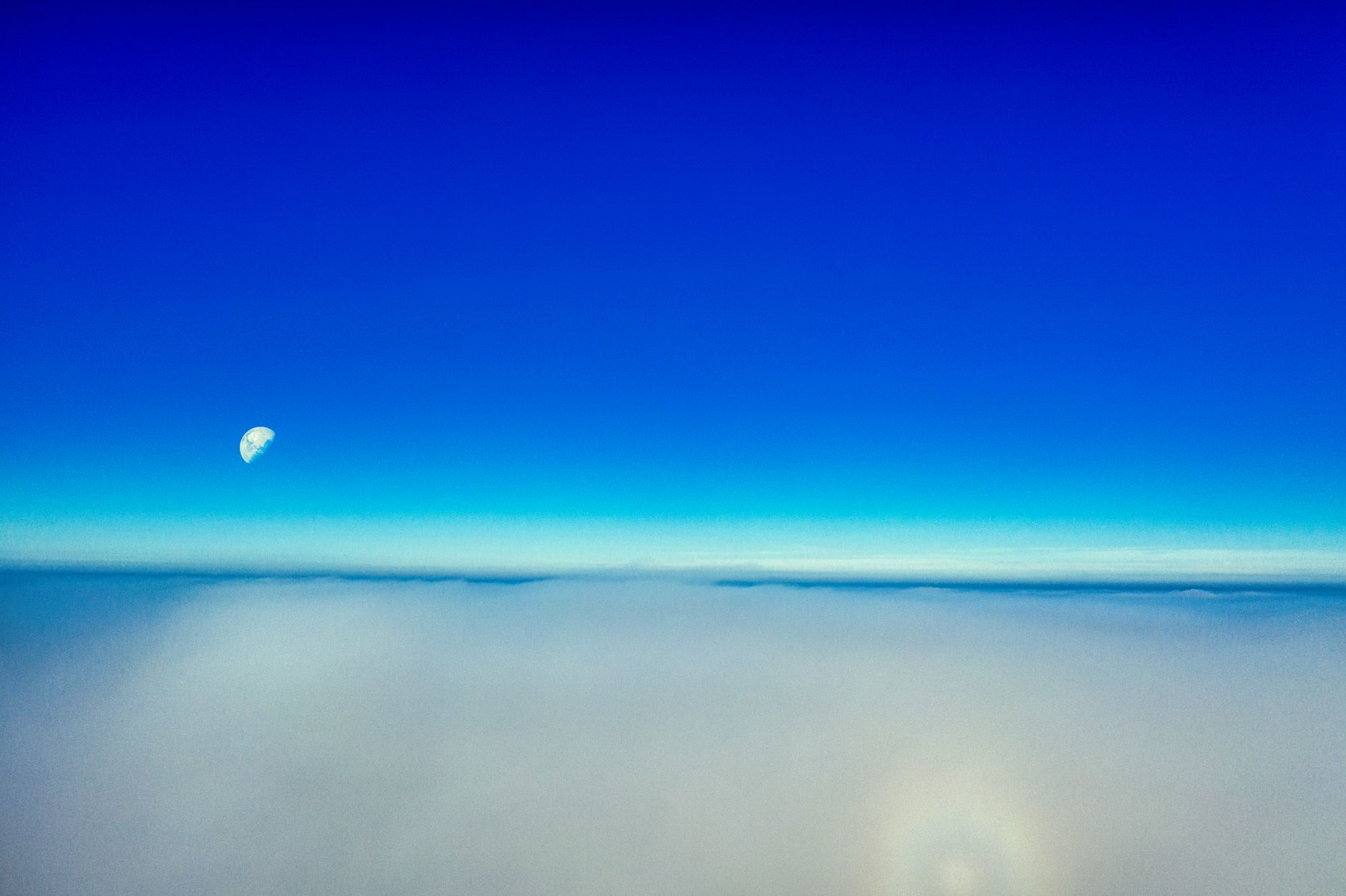 Cielo azzurro e atmosfera terrestre