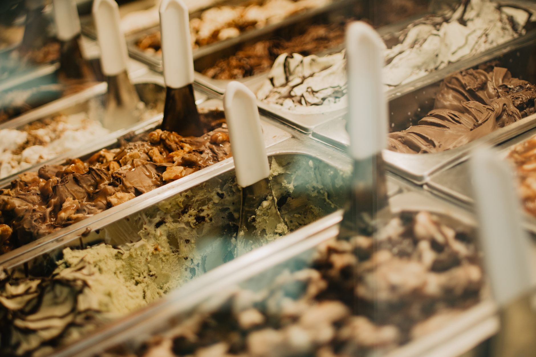 Vaschette di gelato in gelateria