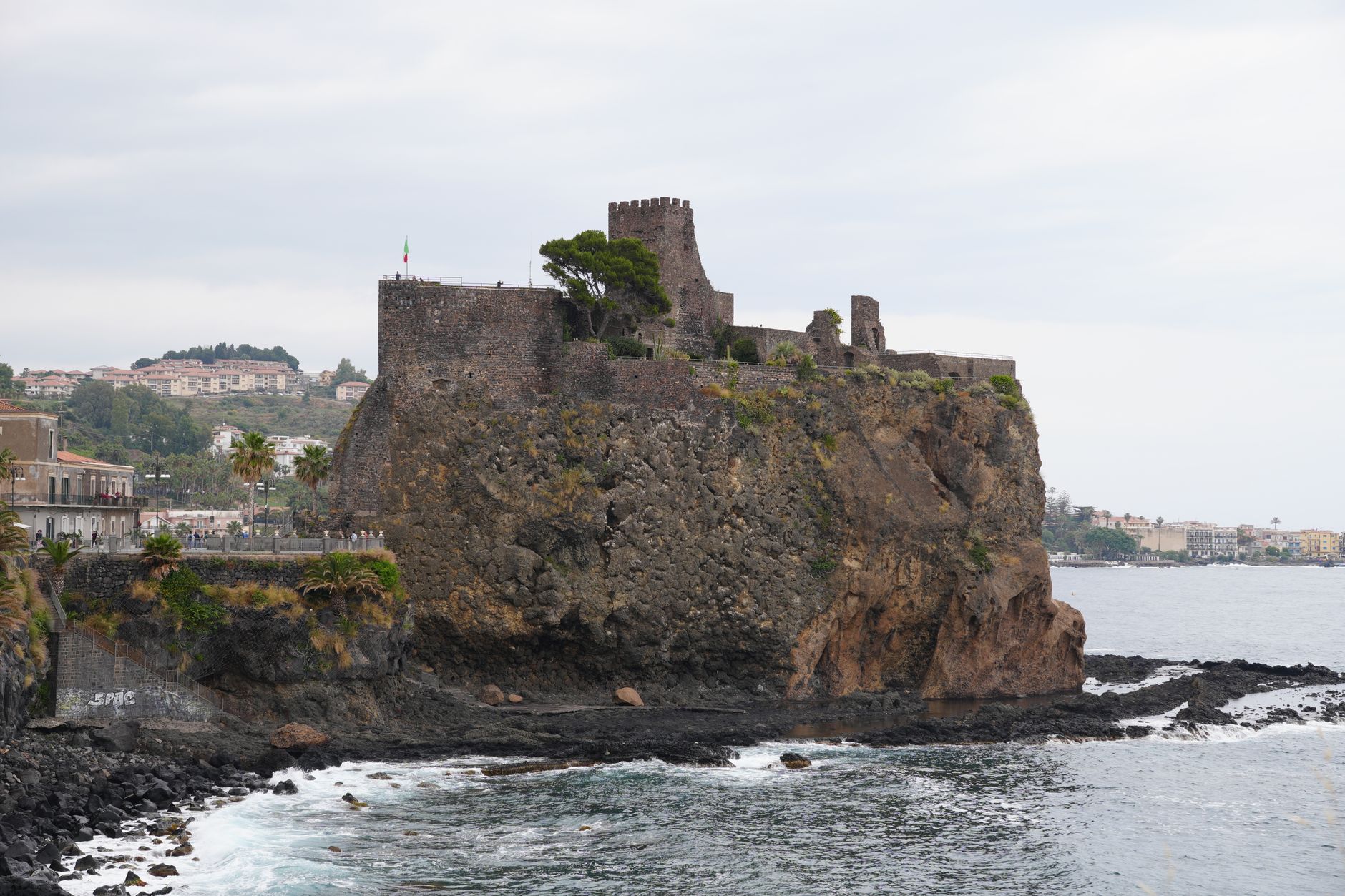 Scorcio di un castello medievale italiano