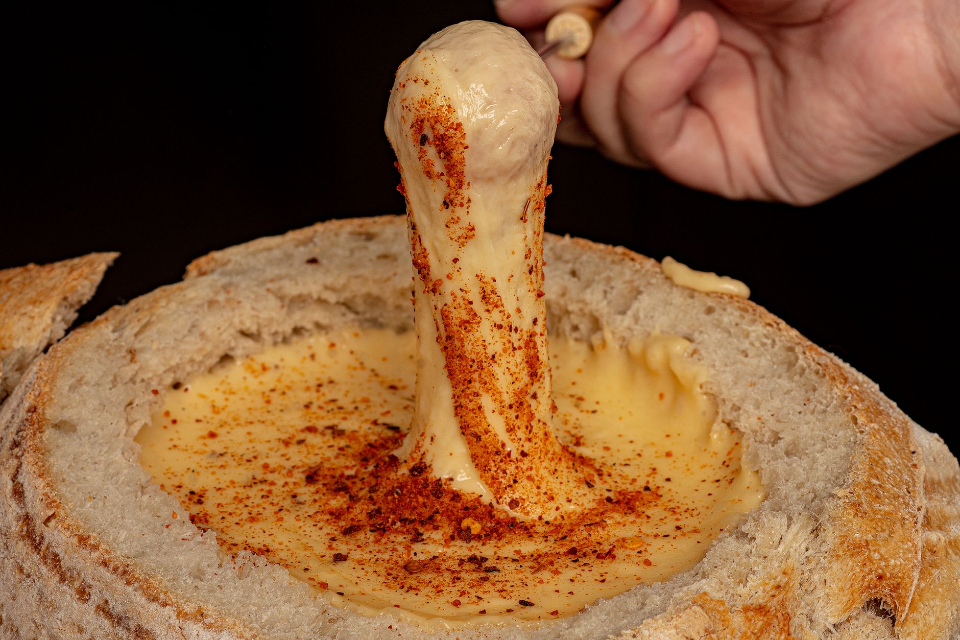 Formaggi a pasta dura usati per preparare la fondue