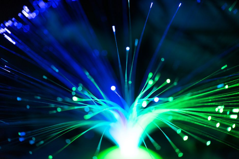 La fotonica del silicio usa la luce per trasportare i dati nei chip.