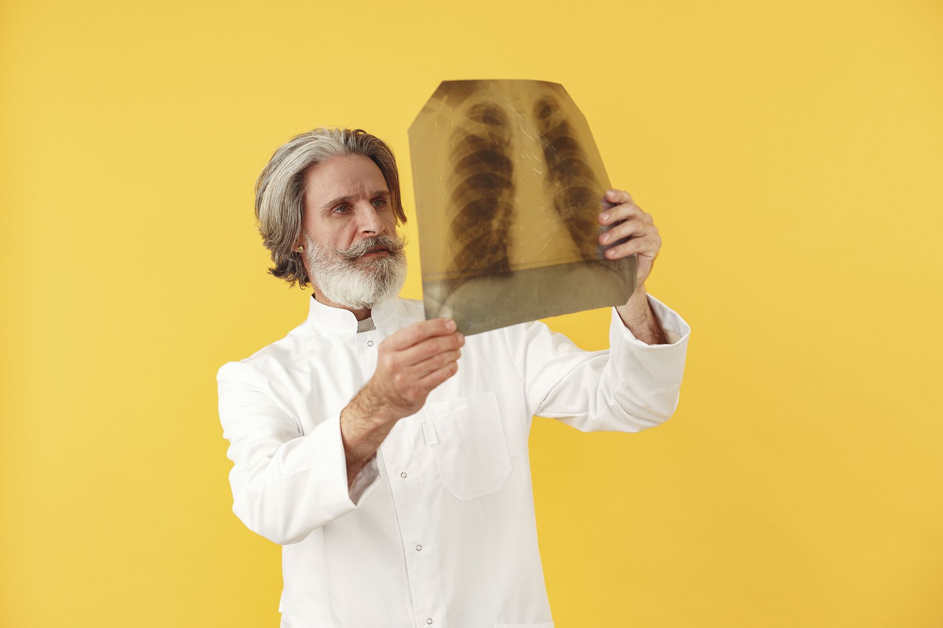 Medico che parla con un paziente