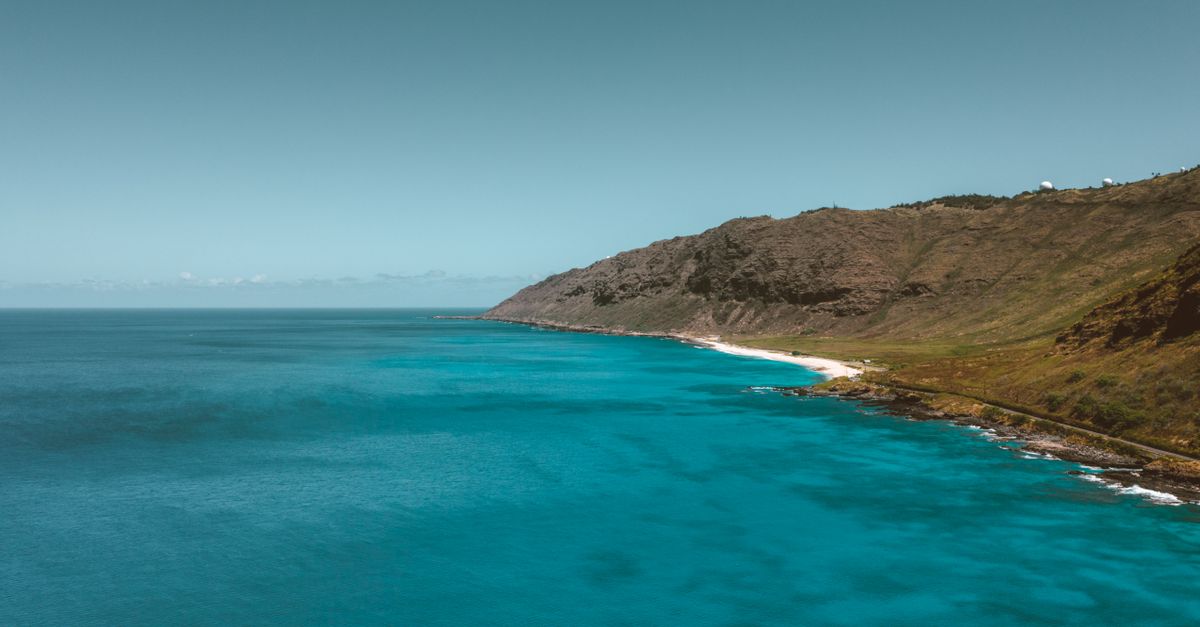 Isola vulcanica nel mezzo dell'Oceano Pacifico