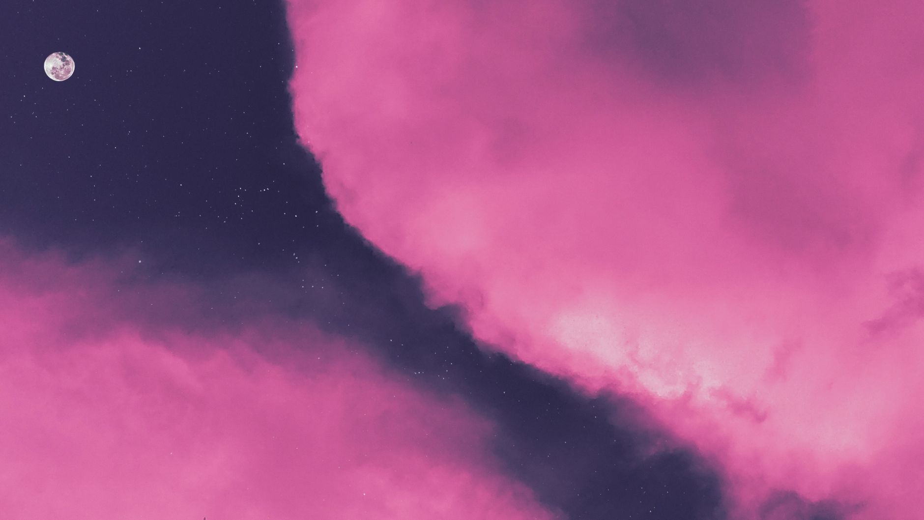 Cielo stellato con la Luna in fase