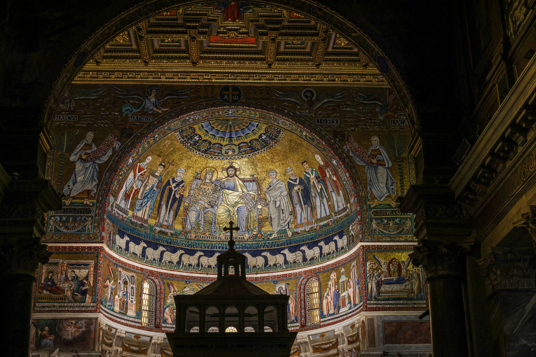 Basilica romana con facciata storica