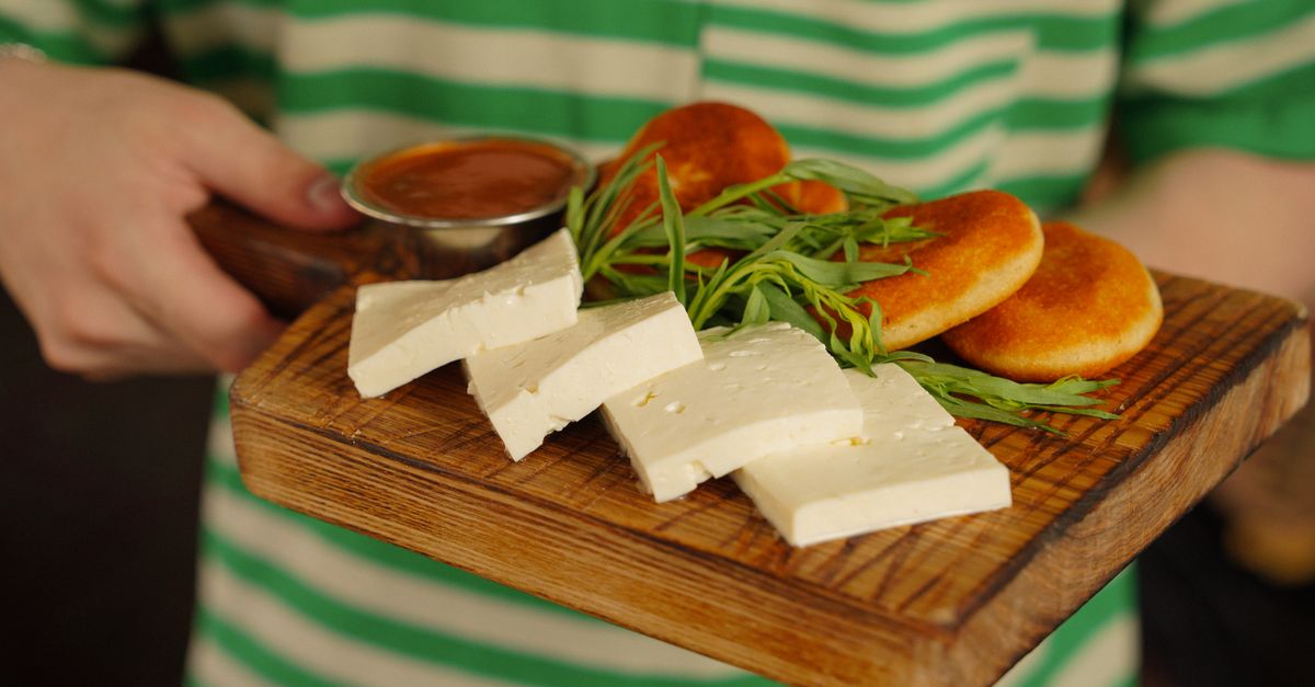 Mozzarella filante che si allunga