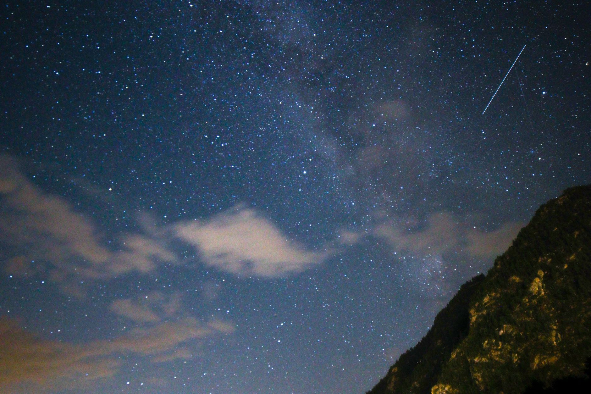 Notte stellata con la Via Lattea