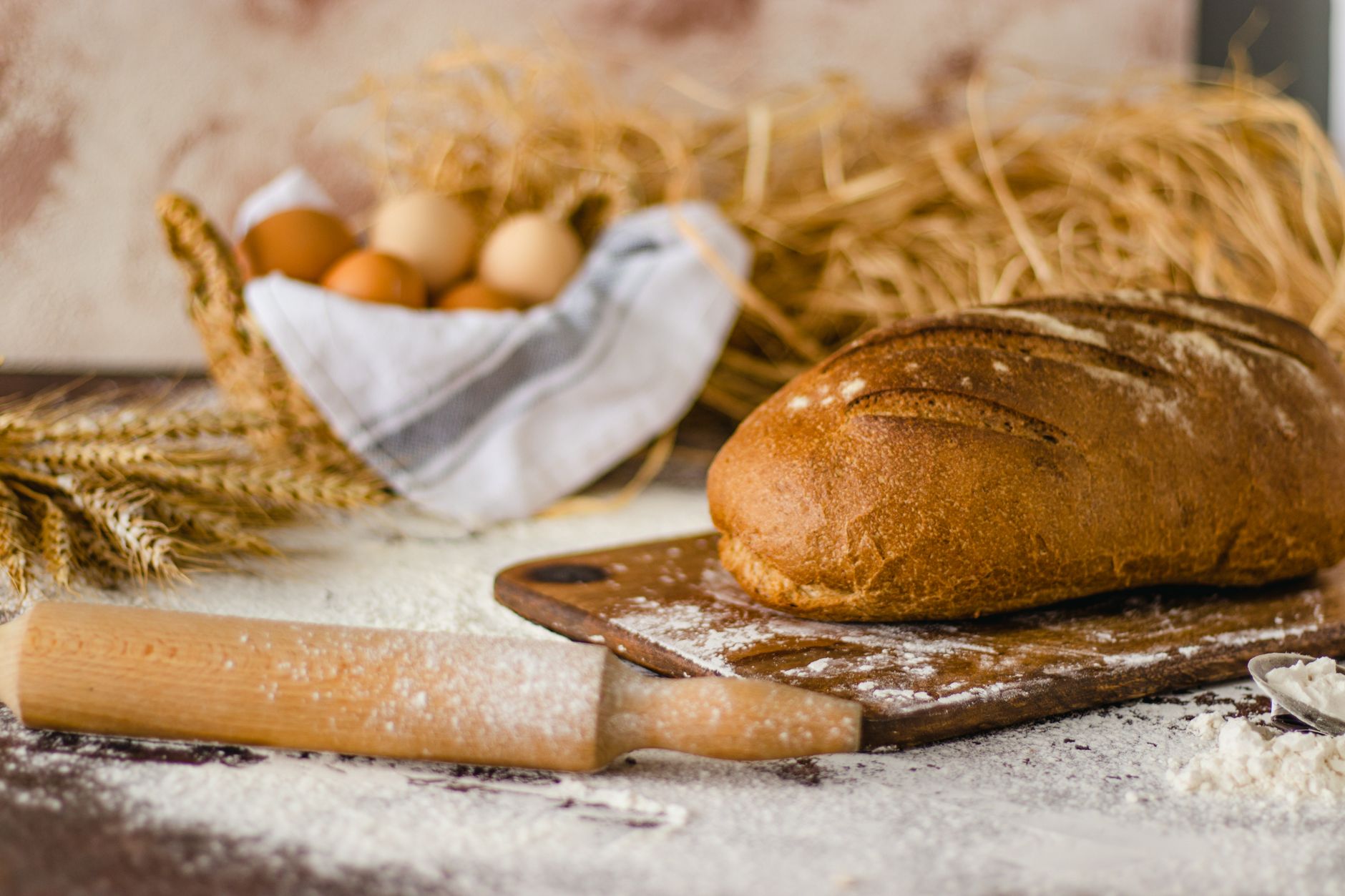 Pagnotte di pane rustico appena sfornato