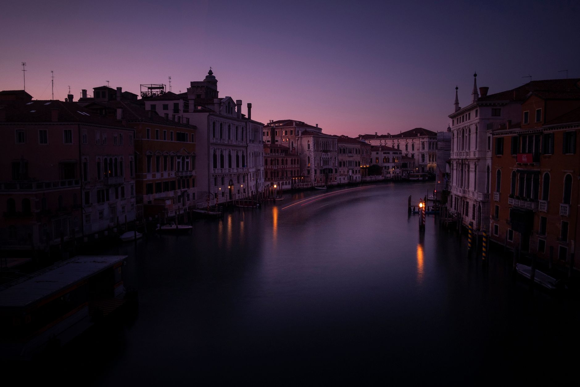 Il Canal Grande di Venezia con le imbarcazioni
