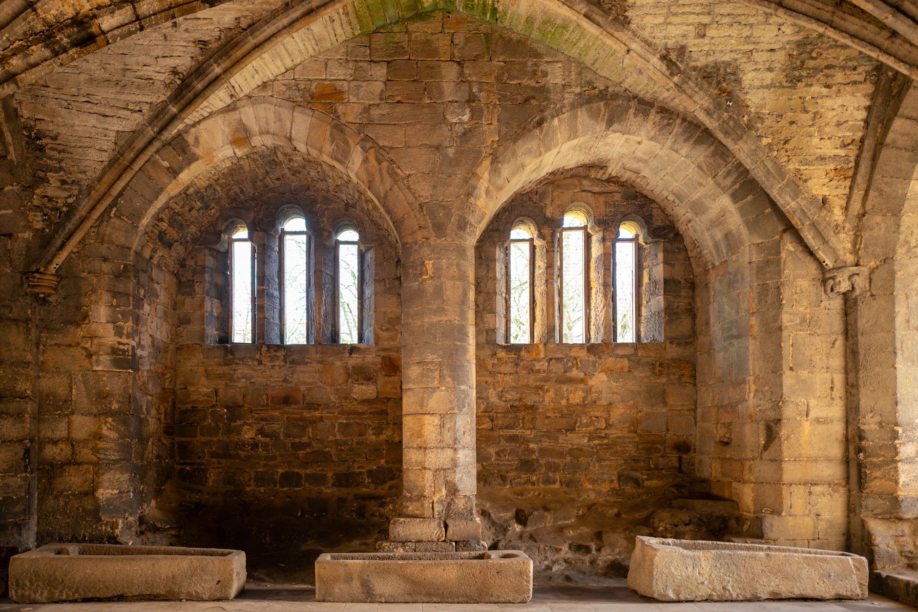 Chiostro di un'antica abbazia cistercense