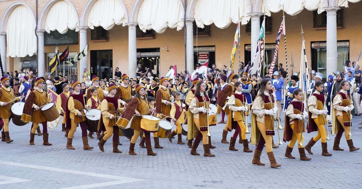 Festa tradizionale in un paese italiano