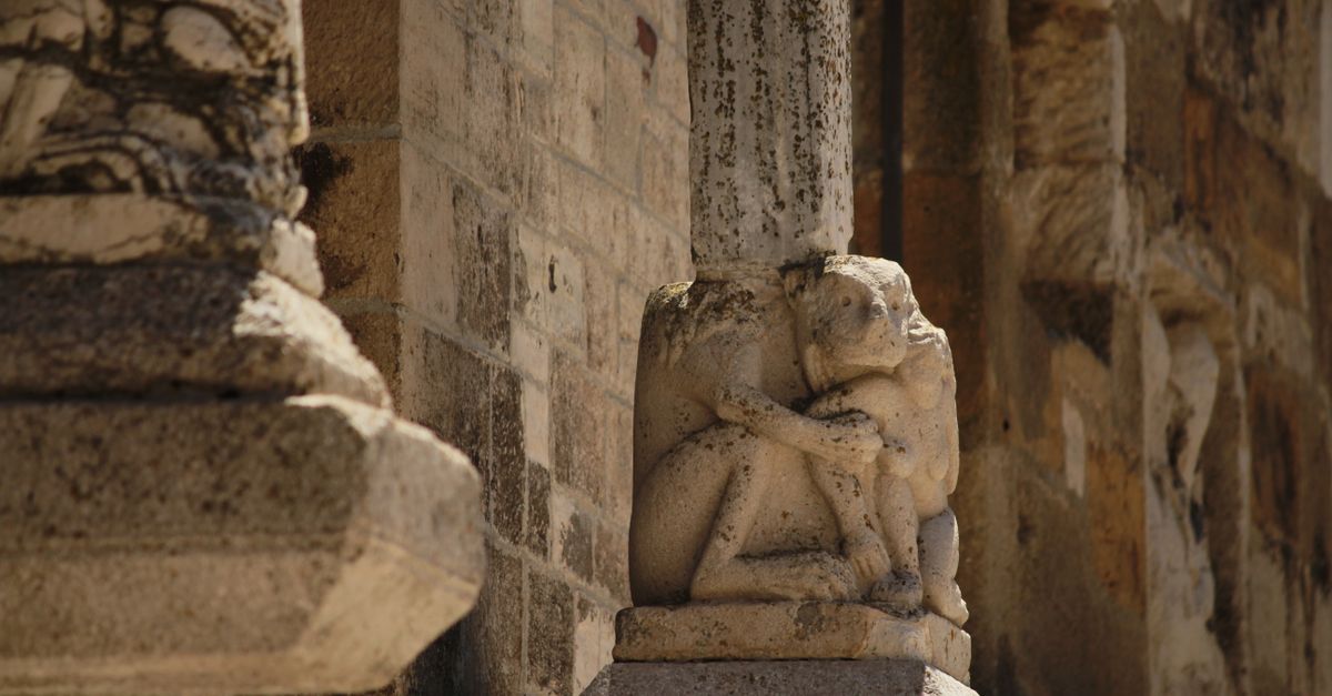 Interno di una cattedrale italiana