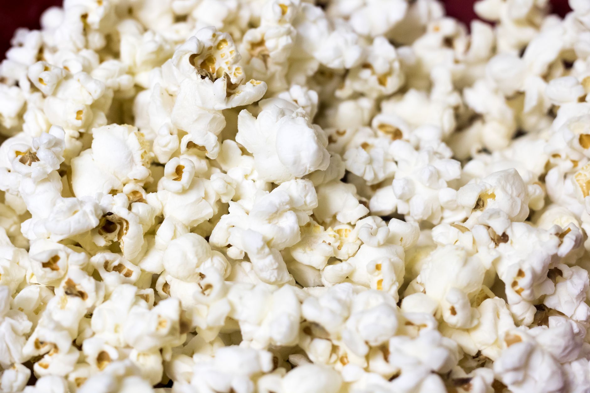 Sacchetto di popcorn caldi pronti da gustare