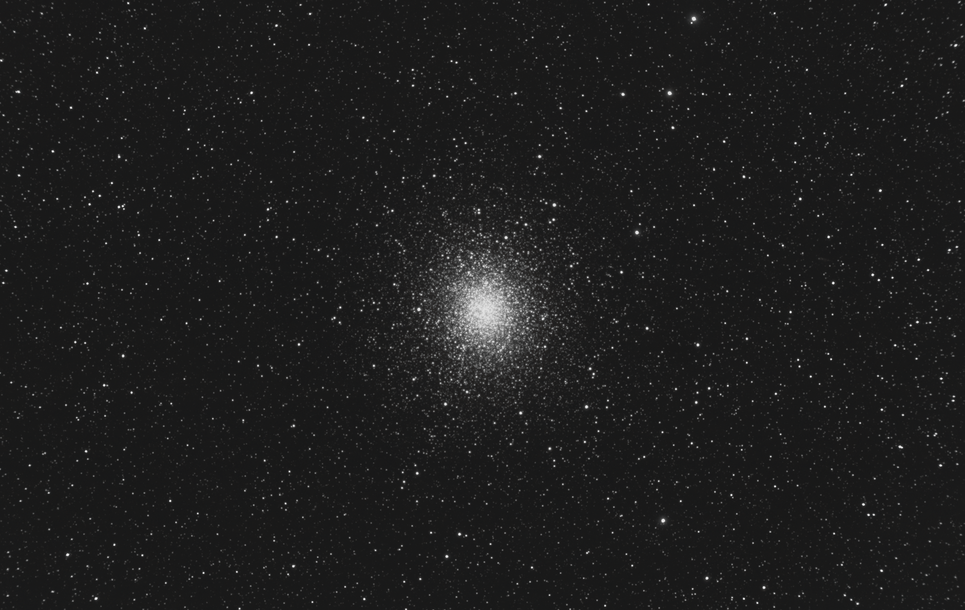 Denso ammasso di stelle brillanti nel cuore della Via Lattea