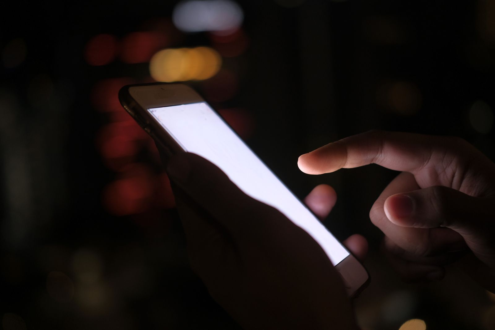 dark-mode-smartphone