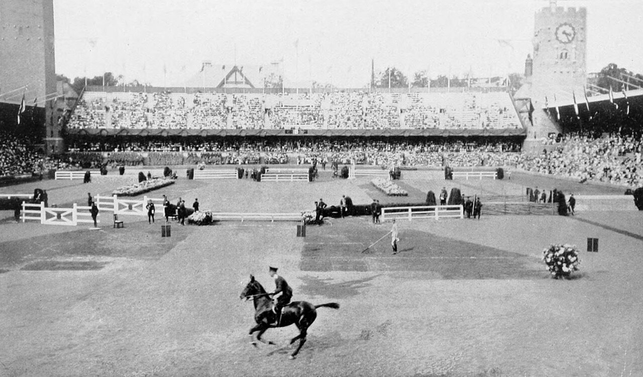 Lo stadio olimpico di Stoccolma gremito durante i Giochi del 1912