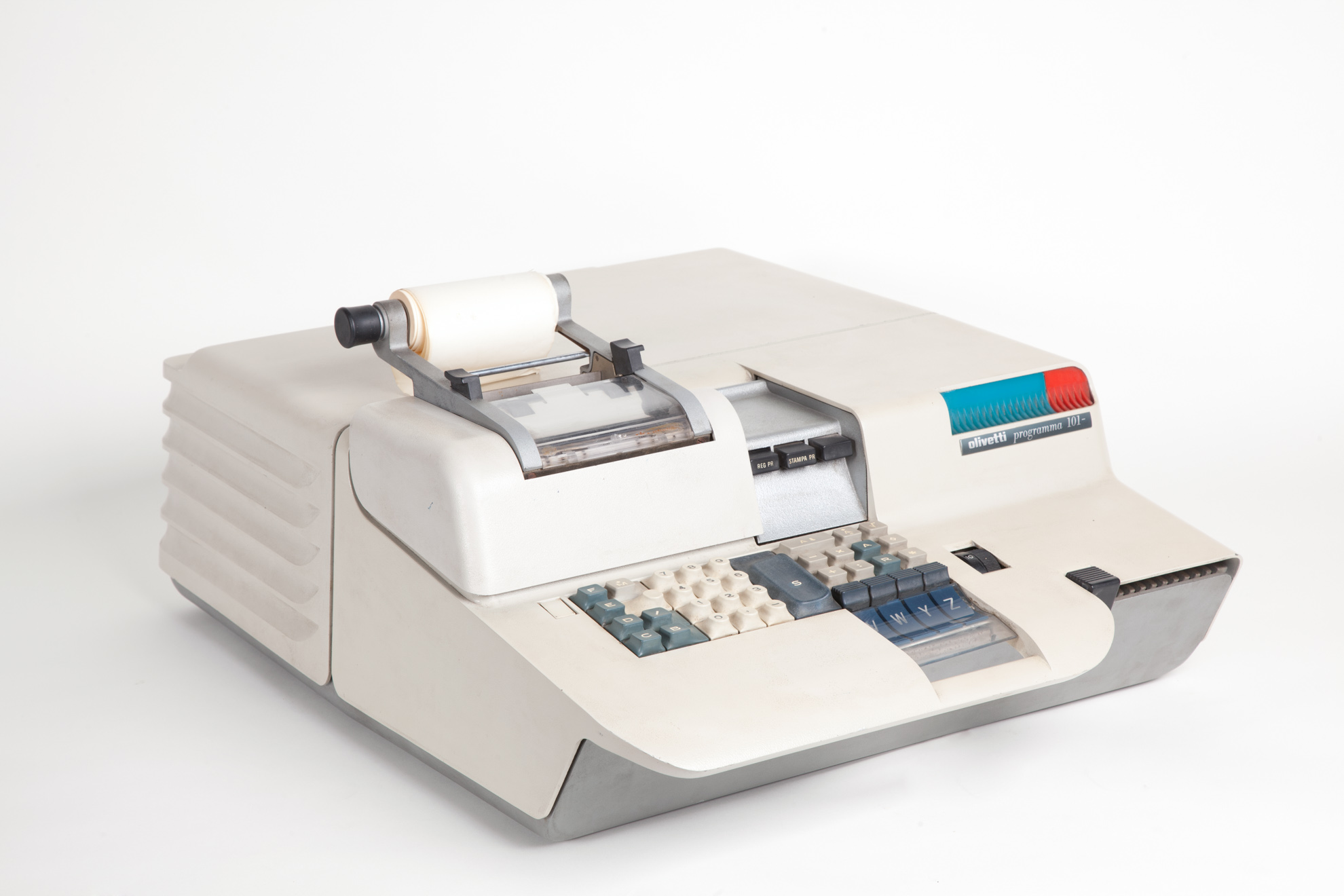 Olivetti Programma 101, il calcolatore da scrivania progettato da Pier Giorgio Perotto, esposto al Museo della Scienza di Milano
